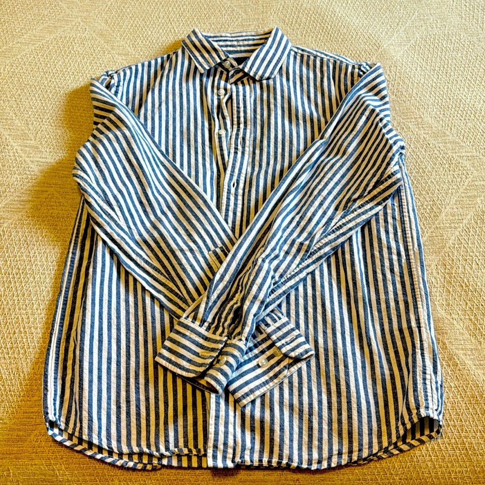 Mean striped linen Banana Republic casual untucked button down